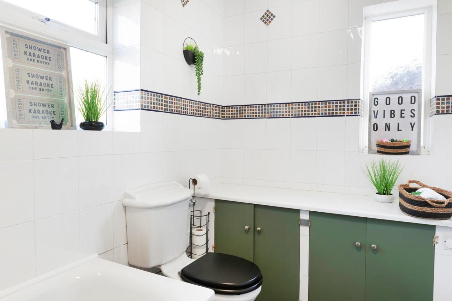3 Bedroom House - Well Presented - Spacious - Flexible Check In - Free Parking 诺丁汉 外观 照片