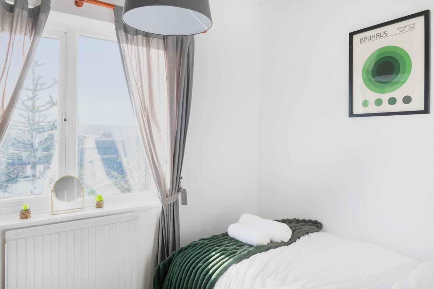 3 Bedroom House - Well Presented - Spacious - Flexible Check In - Free Parking 诺丁汉 外观 照片